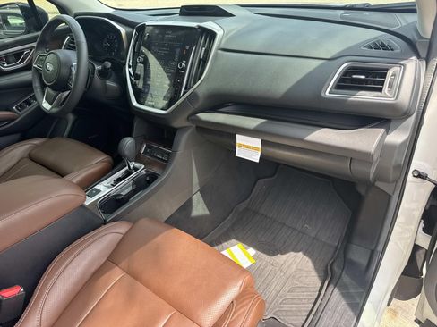 Used 2024 Subaru Ascent Touring AWD/4WD image 12