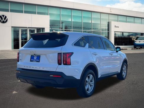 Used 2022 Kia Sorento LX image 5