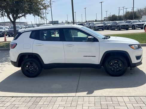 Used 2018 Jeep Compass Sport w/ Tech Group image 11