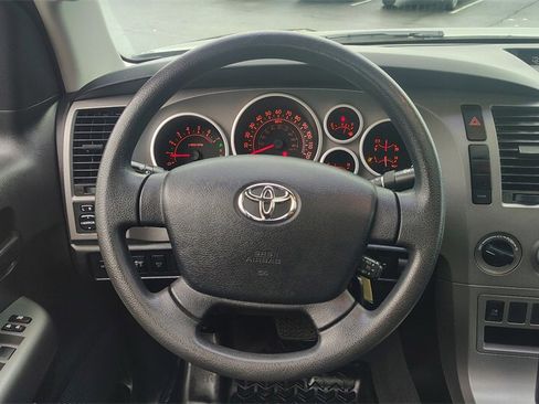 Used 2011 Toyota Tundra 4x4 CrewMax image 13