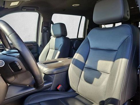 Used 2022 Chevrolet Suburban Z71 image 10