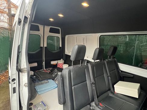 Used 2020 Mercedes-Benz Sprinter 2500 image 5