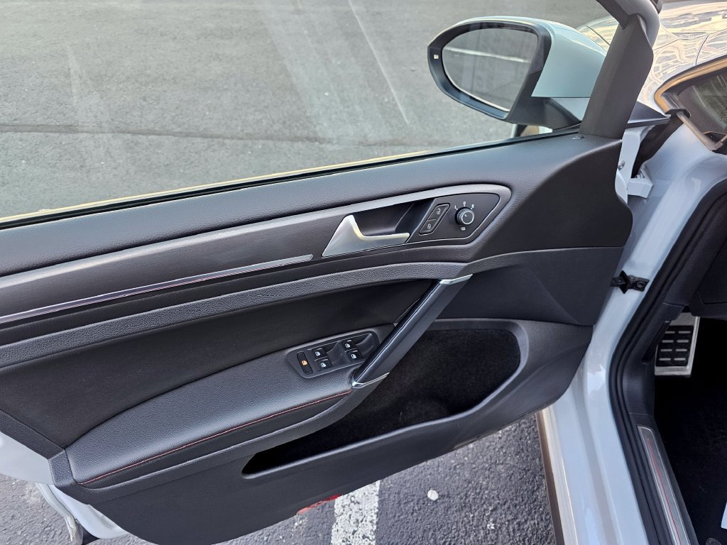 Used 2018 Volkswagen GTI 4-Door FWD image 16