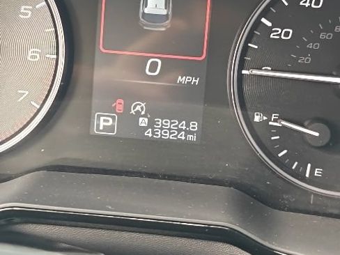 Used 2024 Subaru Outback Premium AWD/4WD image 6