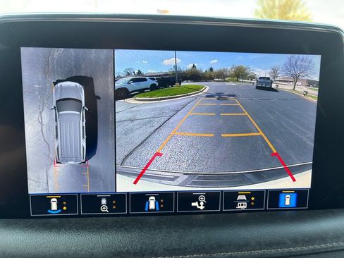 Certified 2021 Chevrolet Suburban High Country w/ Premium Package AWD/4WD image 7