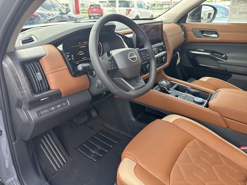 New 2026 Nissan Pathfinder Platinum AWD/4WD image 13