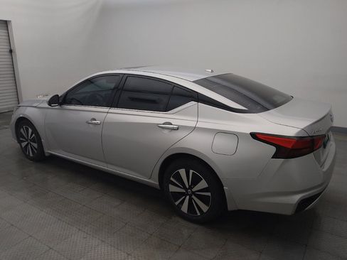 Used 2020 Nissan Altima 2.5 SV AWD/4WD image 3
