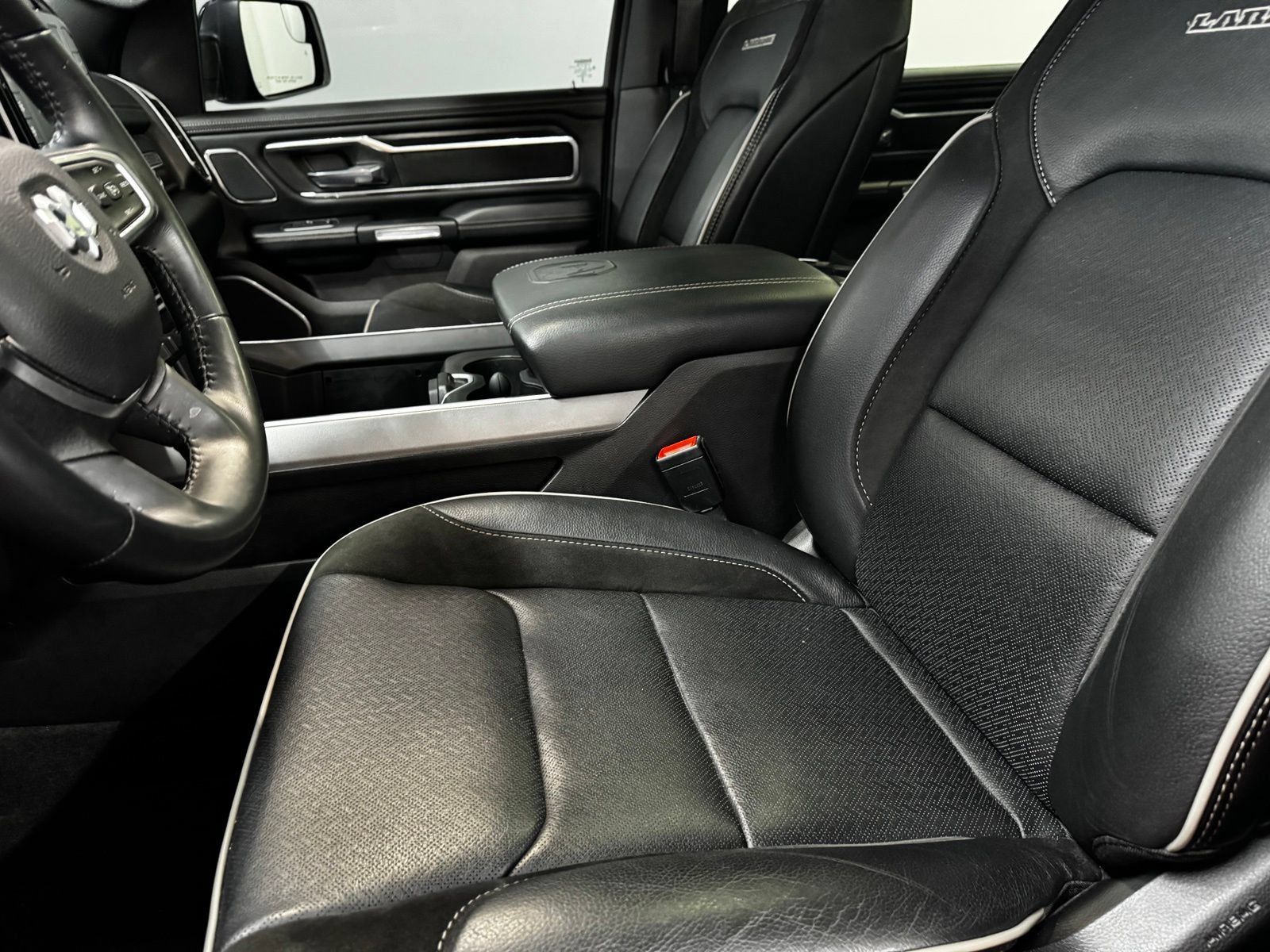 Used 2023 RAM 1500 Laramie AWD/4WD image 12