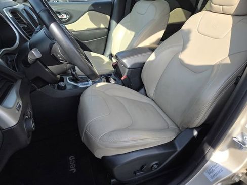 Used 2015 Jeep Cherokee Limited image 31