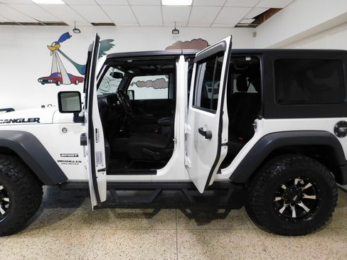 Used 2017 Jeep Wrangler Unlimited Sport w/ Quick Order Package 24S image 30