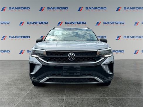 Used 2022 Volkswagen Taos S image 8