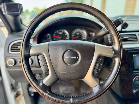 Used 2013 GMC Sierra 2500 Denali AWD/4WD image 32
