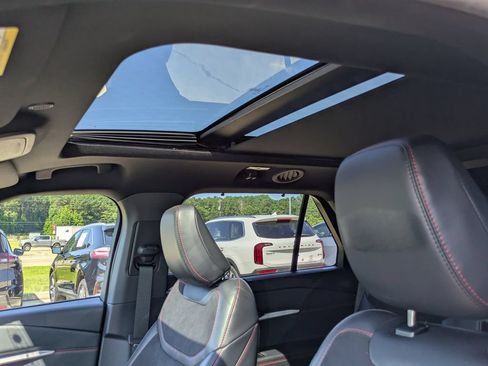 Used 2025 Ford Explorer ST AWD/4WD image 9