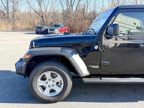Used 2021 Jeep Wrangler Unlimited Sport image 9
