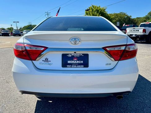 Used 2017 Toyota Camry SE w/ Protection Package (Q2) FWD image 4