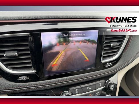 Used 2020 Chrysler Pacifica Limited FWD image 18