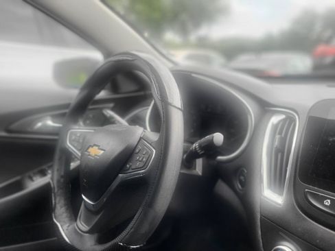 Used 2020 Chevrolet Malibu LT FWD image 59