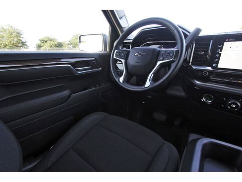 Used 2024 Chevrolet Silverado 1500 RST w/ Z71 Off-Road Package AWD/4WD image 11