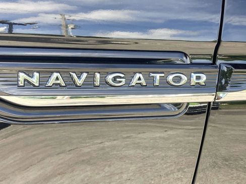 Used 2024 Lincoln Navigator L Reserve AWD/4WD image 13