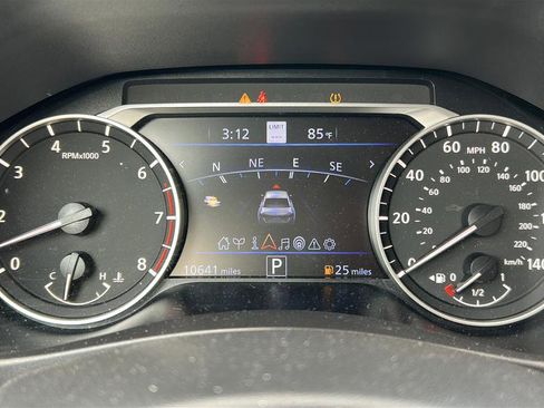 Used 2024 Nissan Altima 2.5 SV w/ SV Premium Package image 13