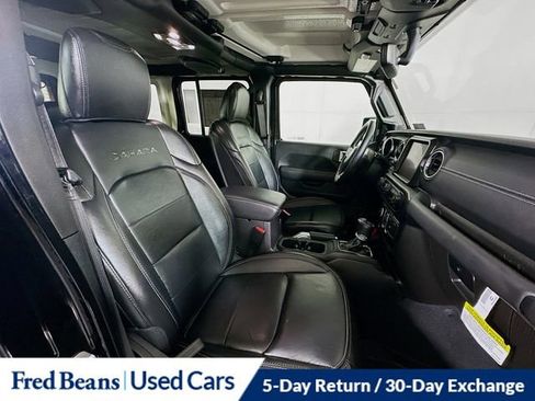 Used 2022 Jeep Wrangler Unlimited Sahara w/ LED Lighting Group AWD/4WD image 30