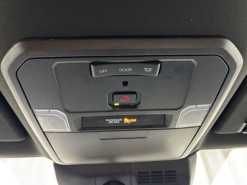 Used 2025 Toyota Tacoma TRD Off-Road image 30