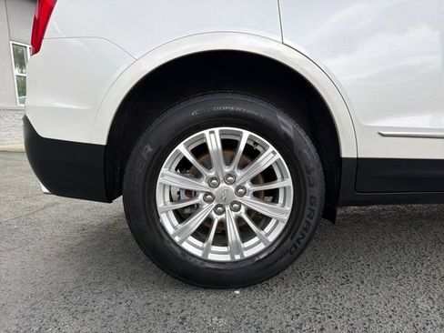 Used 2018 Cadillac XT5 FWD image 32