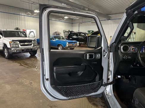 Used 2022 Jeep Wrangler Unlimited Sport image 11