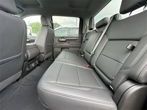 New 2025 GMC Sierra 2500 SLT image 9