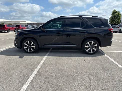 Used 2025 Honda Pilot Elite image 2