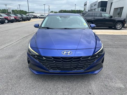 Used 2023 Hyundai Elantra Limited FWD image 2