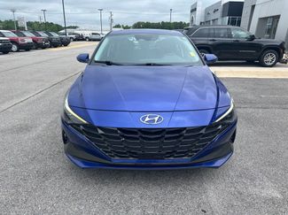 Used 2023 Hyundai Elantra Limited FWD video 2