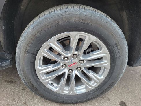 Used 2023 GMC Yukon SLT w/ SLT Premium Package image 17