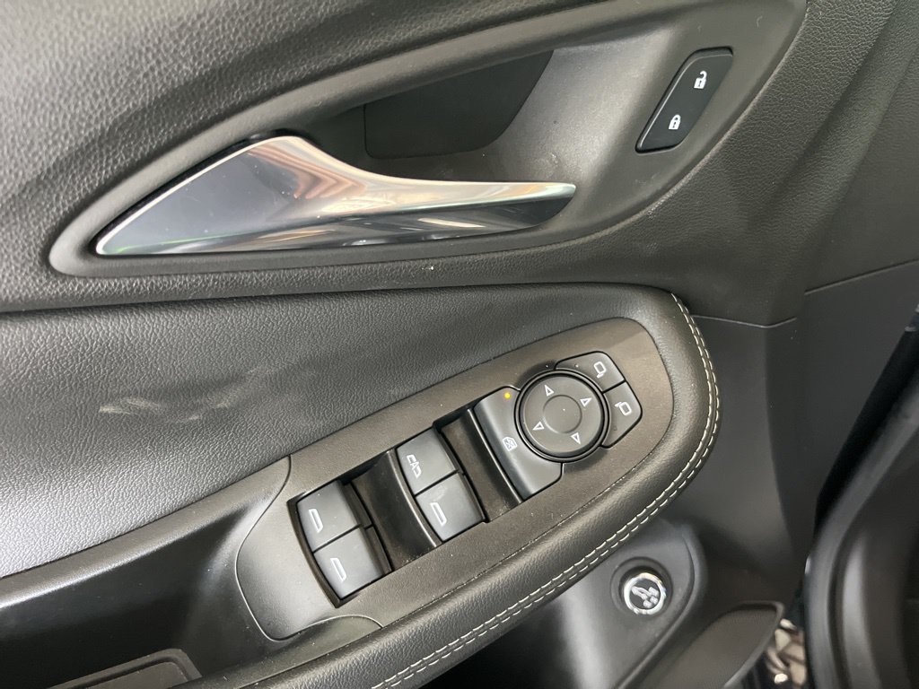 Used 2023 Buick Encore GX Select w/ Sport Touring Package FWD image 4