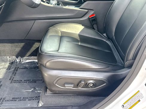 Used 2025 Jeep Grand Cherokee L Limited image 21