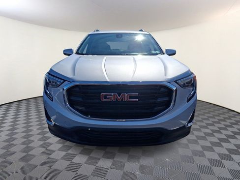 Used 2020 GMC Terrain SLE w/ Driver Convenience Package image 2