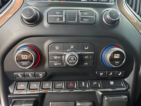 Used 2019 Chevrolet Silverado 1500 High Country w/ Technology Package AWD/4WD image 13