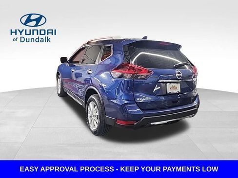 Used 2018 Nissan Rogue SV w/ Sun & Sound Touring Package image 3