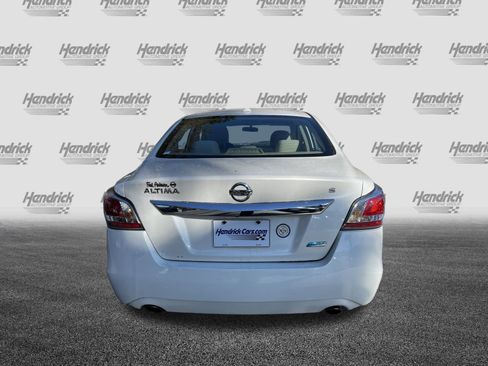 Used 2014 Nissan Altima 2.5 S w/ Display Audio Package image 9