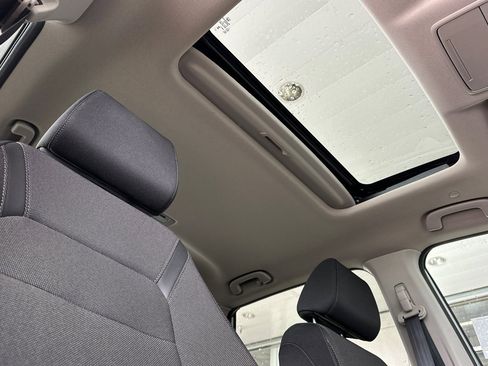 Used 2025 Honda CR-V EX image 17