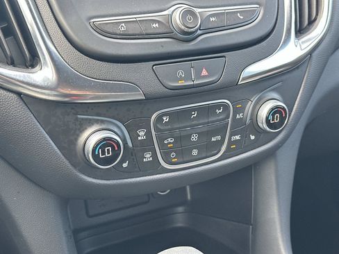 Certified 2024 Chevrolet Equinox LT w/ LPO, Floor Liner Package FWD image 29