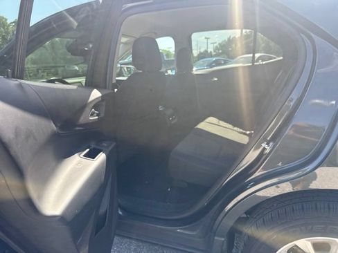 Used 2019 Chevrolet Equinox LT w/ Driver Convenience Package FWD image 14