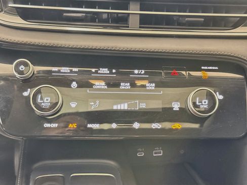 Used 2025 INFINITI QX60 Pure FWD image 16