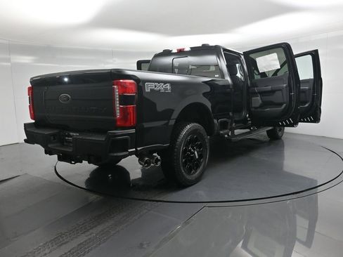 New 2026 Ford F250 Lariat w/ Black Appearance Package image 5