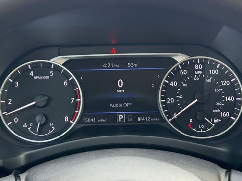 Used 2025 Nissan Sentra SV FWD image 40