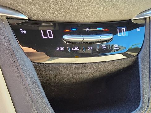 Used 2018 Cadillac XT5 Luxury w/ Driver Awareness Package image 27