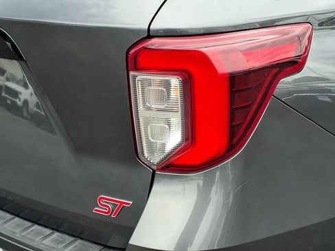 Used 2020 Ford Explorer ST w/ ST High-Performance Pack AWD/4WD image 11