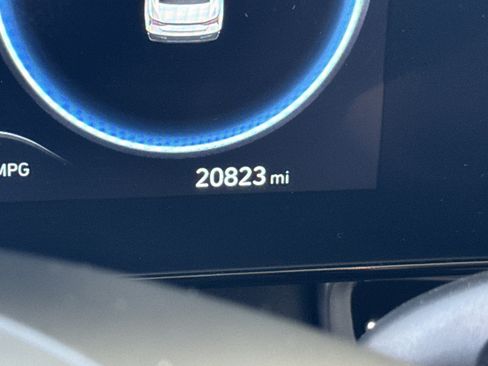 Used 2024 Hyundai Elantra SEL FWD image 21