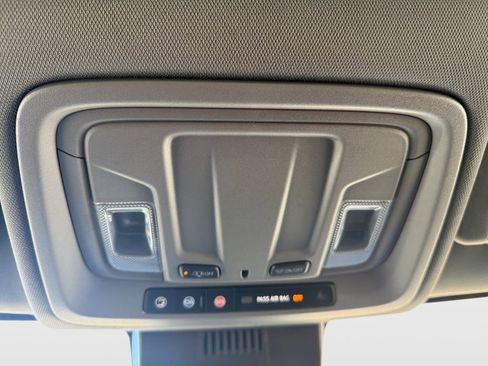 Used 2022 Chevrolet Silverado 1500 Custom image 23