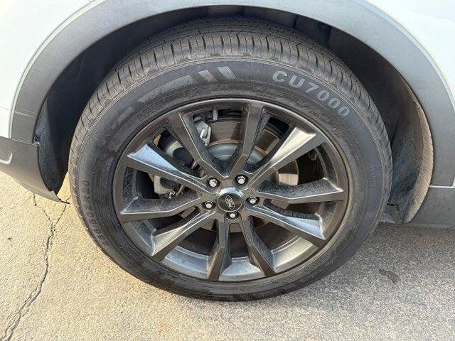 Used 2018 Ford Explorer XLT w/ Equipment Group 202A FWD image 6